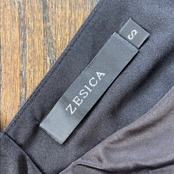 Elegant Black Mini Dress - Picture 2 of 4